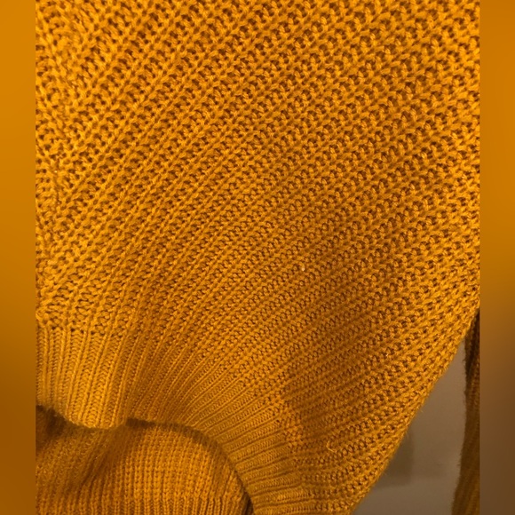 Almost famous yellow sweater - Picture 2 of 6